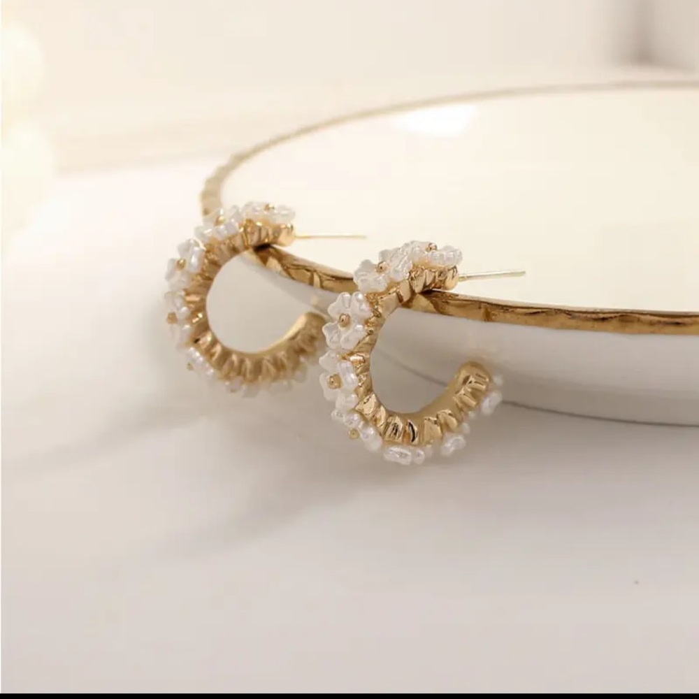 Elegant flowers earrings